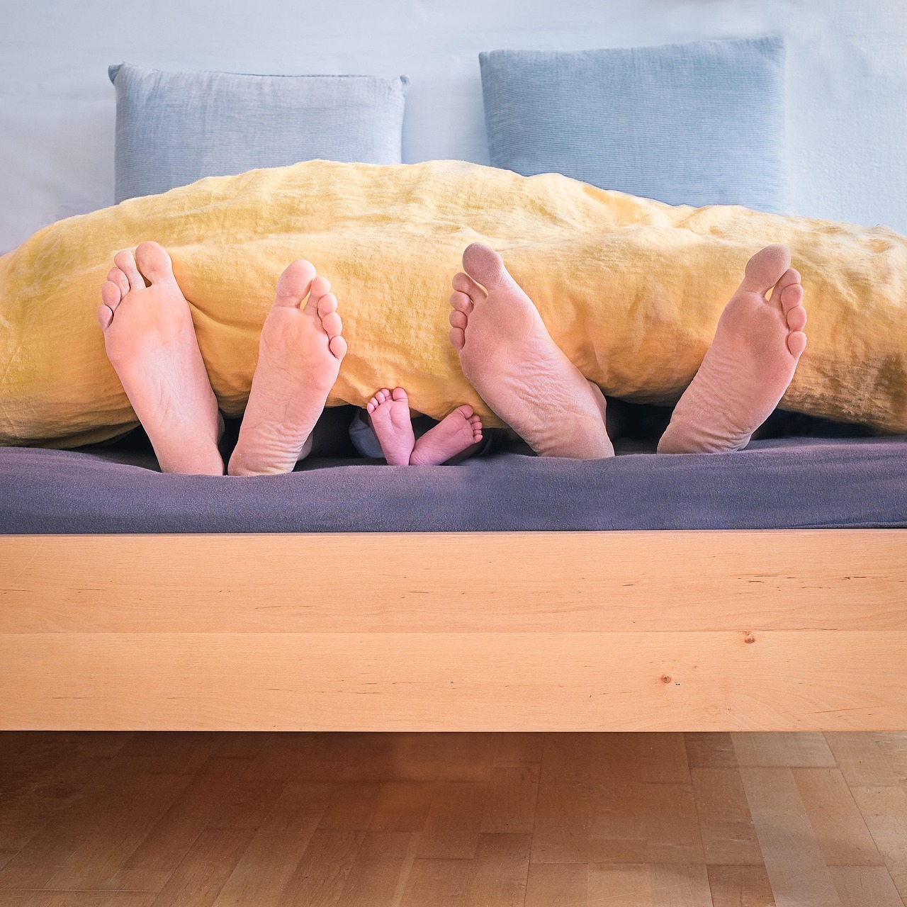 entdecken sie die vorteile eines familienbetts – der perfekte ort für gemeinsame nächte, nähe und geborgenheit. egal, ob für eltern und kinder oder für paare, ein familienbett fördert den schlafkomfort und stärkt die familiären bindungen.
