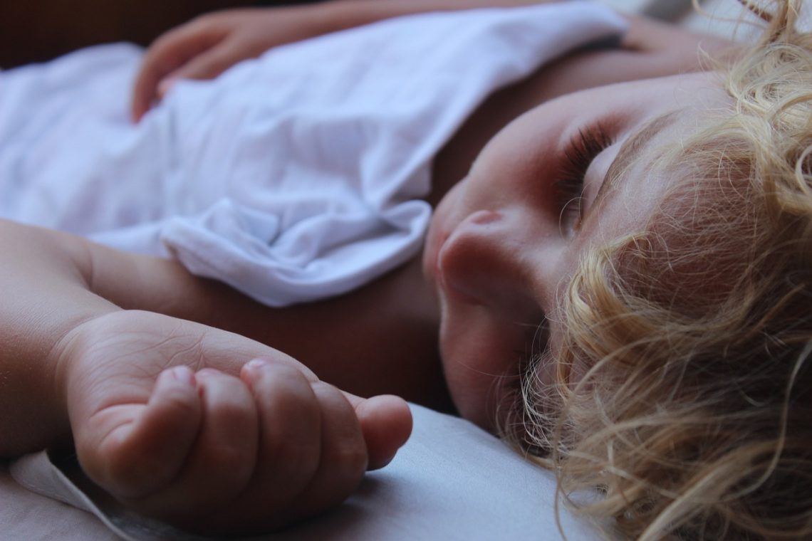 entdecken sie die vorteile eines familienbettes für mehr nähe und schlafkomfort. ideal für eltern und kinder, fördert es eine harmonische und entspannte schlafumgebung für die ganze familie.