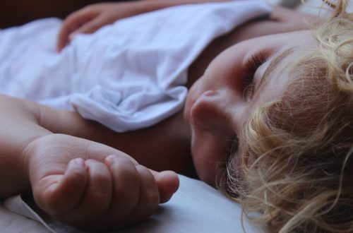 entdecken sie die vorteile eines familienbettes für mehr nähe und schlafkomfort. ideal für eltern und kinder, fördert es eine harmonische und entspannte schlafumgebung für die ganze familie.